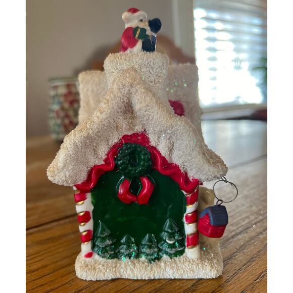 K's Collection 6" height and 4" length Christmas Winter House Santa - Picture 5 of 6